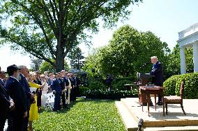 Donald Trump in a National Day of Prayer - Washington