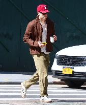 Jake Gyllenhaal Out And About - NYC
