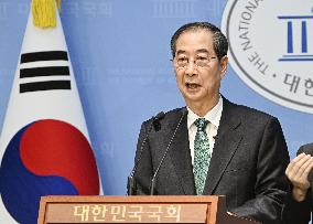 S. Korea's ex-Prime Minister Han declares presidential bid