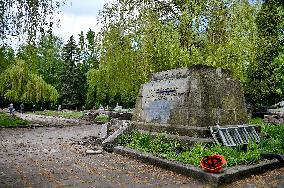 Exhumation of Soviet burials at Hill of Glory in Lviv
