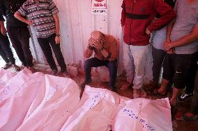 Palestinians Mourn After Deadly Israeli Attacks - Gaza