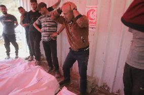 Palestinians Mourn After Deadly Israeli Attacks - Gaza