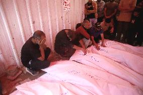 Palestinians Mourn After Deadly Israeli Attacks - Gaza