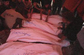 Palestinians Mourn After Deadly Israeli Attacks - Gaza