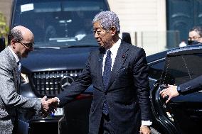Japanese Foreign Affairs Minister arrives for a meeting at Matignon - Paris