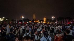The Grand Tang Mall Scenic Area Tour in Xi'an