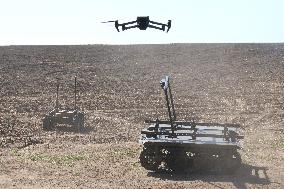 Training of operators of ground robotic systems