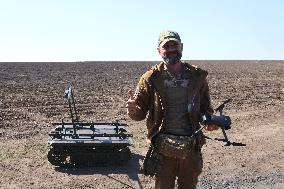 Training of operators of ground robotic systems