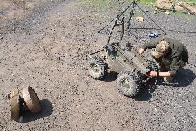 Training of operators of ground robotic systems