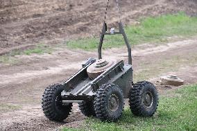 Training of operators of ground robotic systems