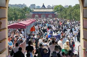 Tour in Beijing During May Day Holiday