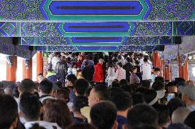 Tour in Beijing During May Day Holiday