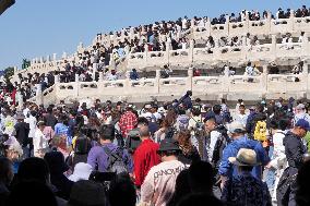 Tour in Beijing During May Day Holiday