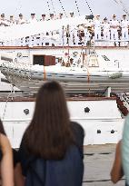 Princess Leonor Greets Queen Letizia - Panama