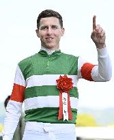 Horse racing: Redentor claims spring Tenno-sho