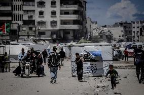 Daily Life of the Displaced in Gaza
