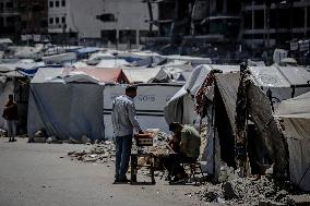 Daily Life of the Displaced in Gaza