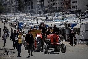 Daily Life of the Displaced in Gaza