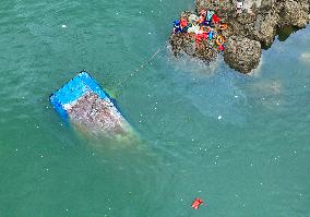 Ten Dead After Tourist Boats Capsize in China