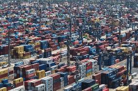 Shanghai Port Foreign Trade Container