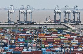 Shanghai Port Foreign Trade Container