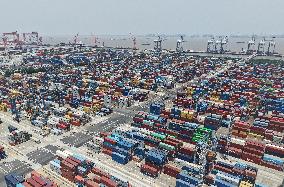 Shanghai Port Foreign Trade Container