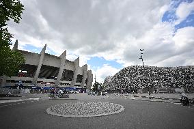 Stadiums of The 2 Parisians Soccer Clubs in Ligue 1 Are Side by Side - Paris