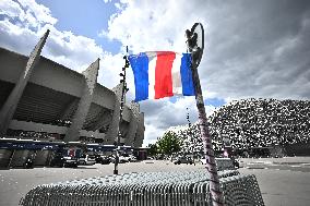 Stadiums of The 2 Parisians Soccer Clubs in Ligue 1 Are Side by Side - Paris