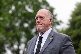 Tom Homan speaks on proposed $1000 US dollar travel stipend to migrants who self-deport