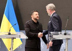 Briefing of Volodymyr Zelenskyy and Petr Fiala in Prague