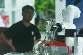 AI Cocktail-making Robot