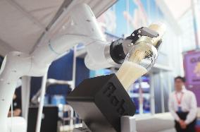AI Cocktail-making Robot