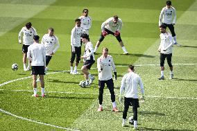 PSG Training before facing Arsenal - FA