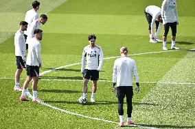 PSG Training before facing Arsenal - FA