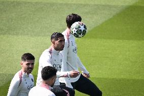 PSG Training before facing Arsenal - FA
