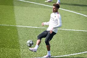 PSG Training before facing Arsenal - FA