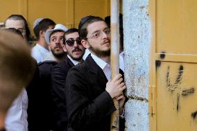 Israeli Forces Escort Settlers - Hebron