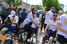 Veterans and UNBROKEN Center patients join Nova Poshta Lviv Half Marathon