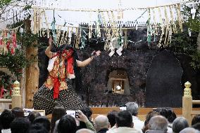 Ceremonial dance at southwestern Japan shrine