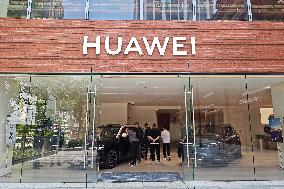 HUAWEI Store