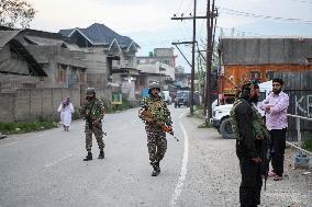 Indian Fighter Jet Crashes in Kashmir Amid Cross-Border Airstrike
