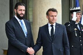 Emmanuel Macron welcomes Ahmed Al Sharaa at the Elysee FA