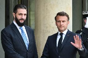 Emmanuel Macron welcomes Ahmed Al Sharaa at the Elysee FA