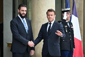 Emmanuel Macron welcomes Ahmed Al Sharaa at the Elysee FA