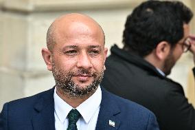 Emmanuel Macron welcomes Ahmed Al Sharaa at the Elysee FA