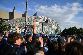 Supporters queuing for PSG vs Arsenal FC at Parc des Princes - Paris