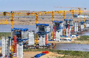 Dengkou Yellow River Bridge Construction