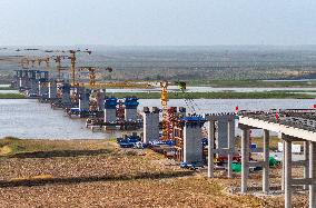Dengkou Yellow River Bridge Construction
