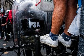 Milei's Violent Repression Of A Pensioners Protest In Argentina