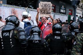 Milei's Violent Repression Of A Pensioners Protest In Argentina